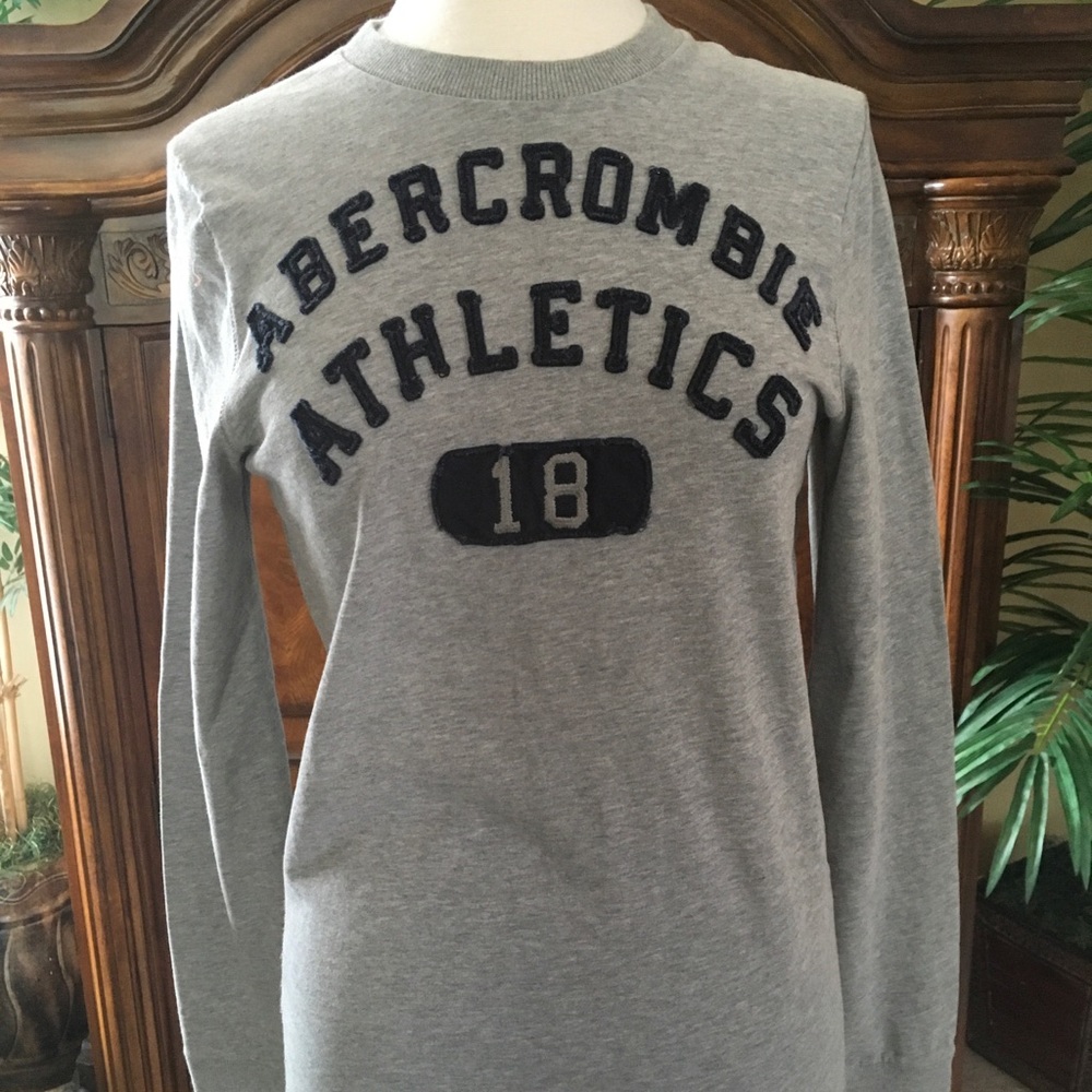 Abercrombie & Fitch Graphic Sweatshirt - S
